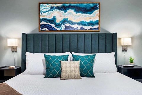 Gorgeous Bedroom at Inverness Cliffs, Birmingham, Alabama