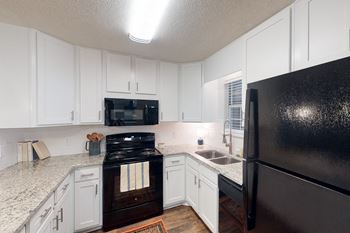 Black Appliances at Inverness Cliffs, Birmingham