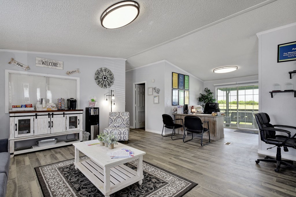 Trendy Living Room at Valley Ridge, San Antonio