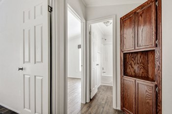 125 Clinton Rd 3 Beds Apartment for Rent - Photo Gallery 17