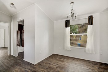 125 Clinton Rd 3 Beds Apartment for Rent - Photo Gallery 14