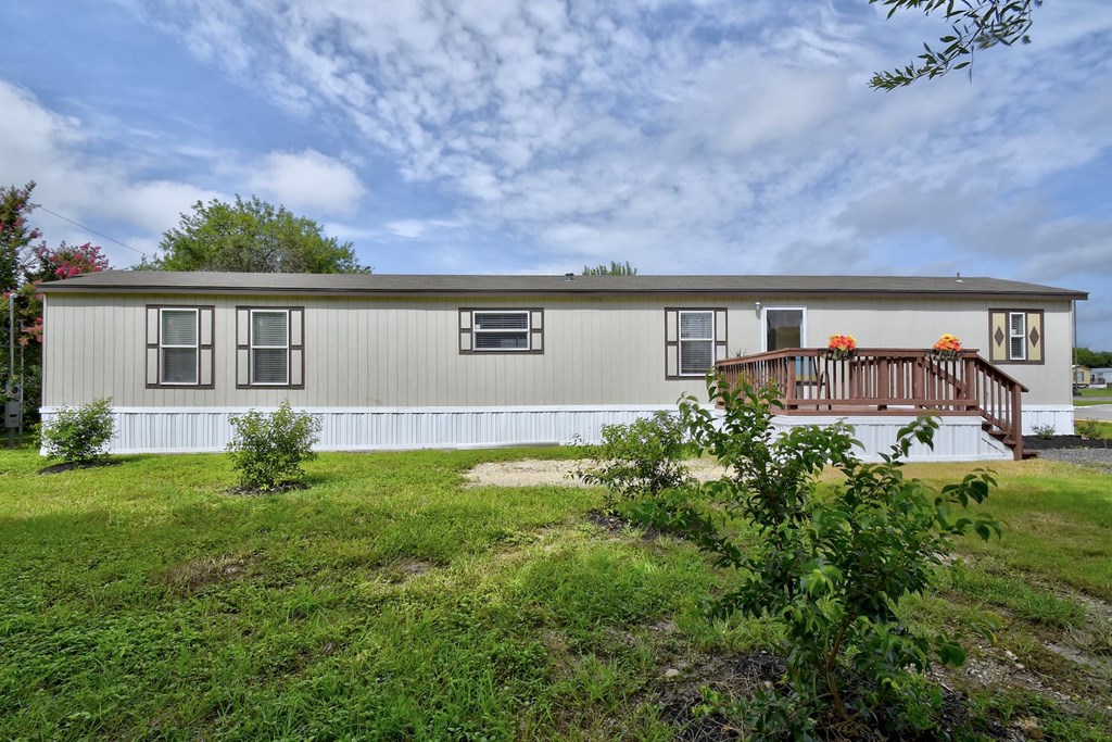 Lush Green Outdoors at Valley Ridge, San Antonio