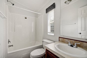 125 Clinton Rd 3 Beds Apartment for Rent - Photo Gallery 11