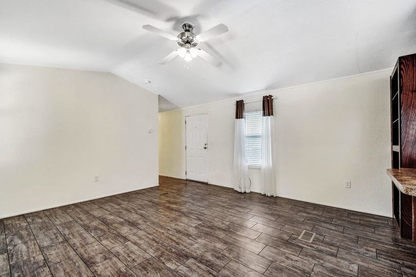 2800 Windgate Dr., 305 FM 306 1-3 Beds Apartment for Rent - Photo Gallery