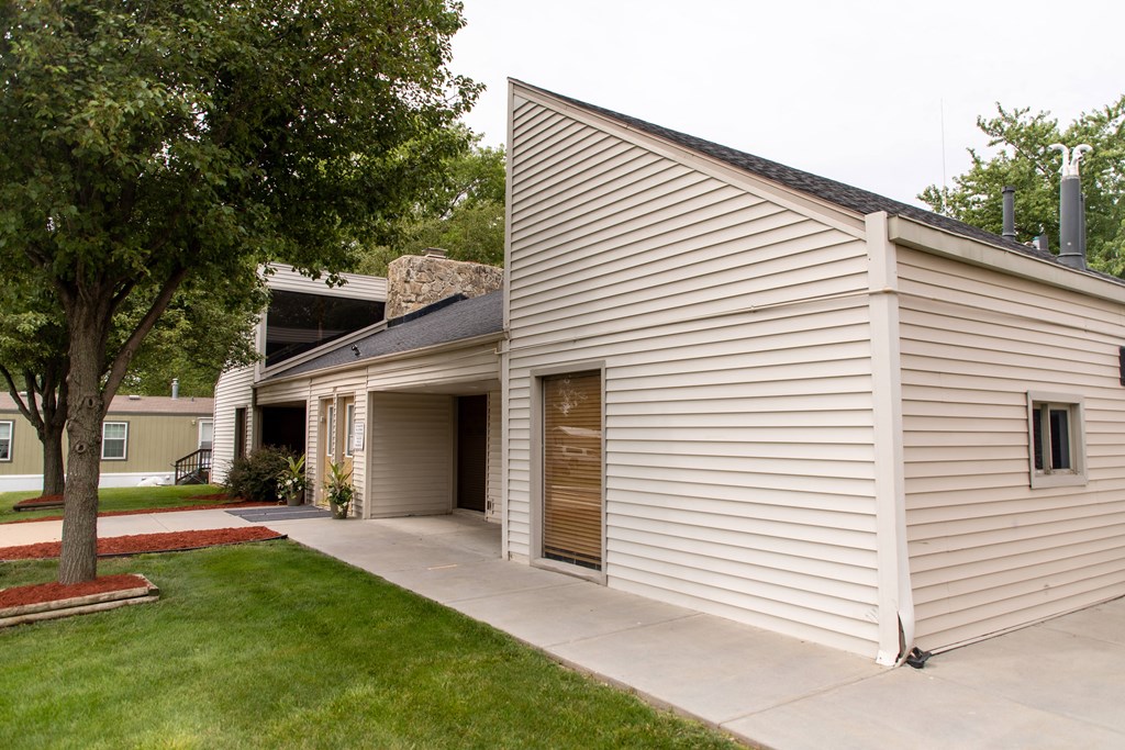 manicured front yard at Maple Grove, Lincoln, NE, 68521