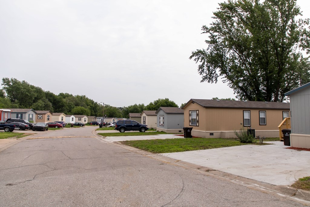 clean and upkept mobile home community in downtown at Maple Grove, Lincoln, 68521