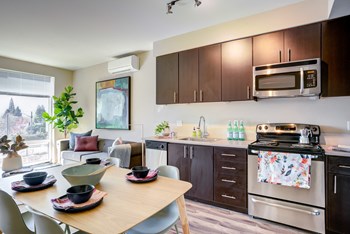 Studio Kitchen - Photo Gallery 6