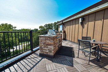 Rooftop Grill Station Rooftop Grill Station at Kenyon Square Apartments, Westerville, OH - Photo Gallery 3