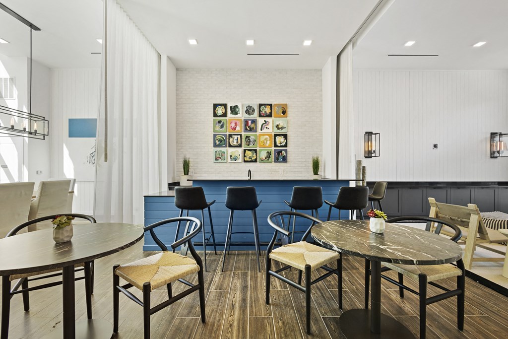 Bright and Spacious Lounge Area at Azalea Luxury Apartments, Tampa, 33619