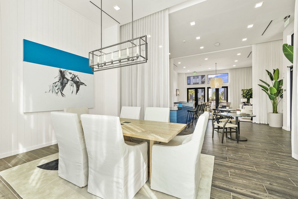 Bright Community Lounge at Azalea Luxury Apartments, Tampa, 33619