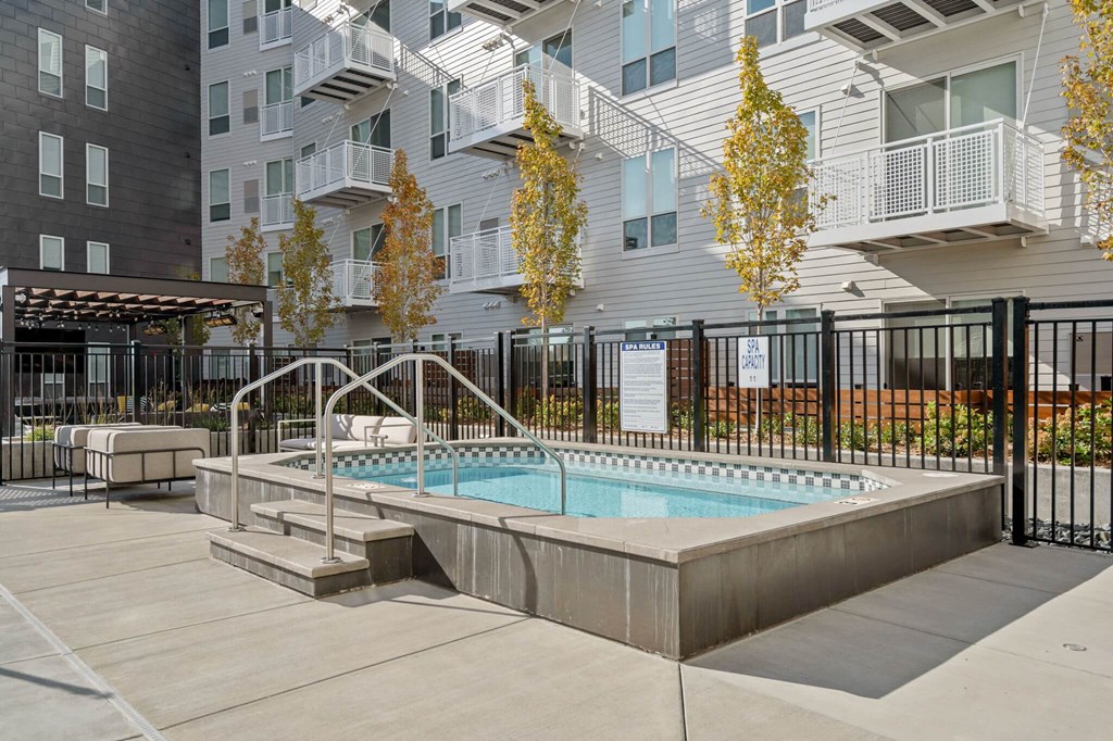 Hot tub at The Hallon Apartments, Hopkins