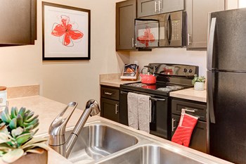 Newly renovated apartments Newly renovated apartments at The Bradford at Easton Apartments in Columbus, OH - Photo Gallery 5