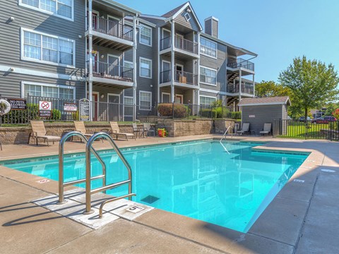 Blue Cool Swimming Pool at The Villas at Bailey Ranch Apartments, Owasso, 74055