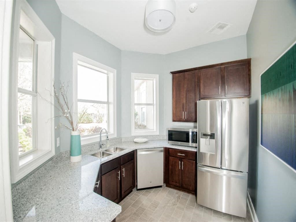 Community kitchen in clubhouse at  Waterford Place Apartments in Memphis TN