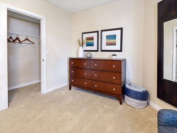 Furnished living room at Kenyon Square Apartments, Westerville, Ohio