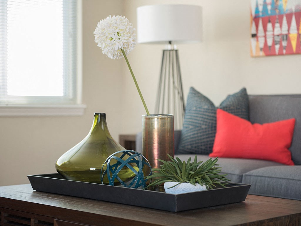 Sofa Set And Home Decor at Crescent Centre Apartments, Kentucky