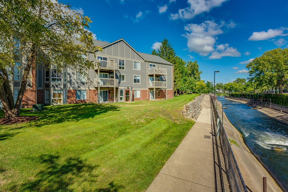 Lush Green Outdoors at The Pointe at St. Joseph Apartments, South Bend, IN