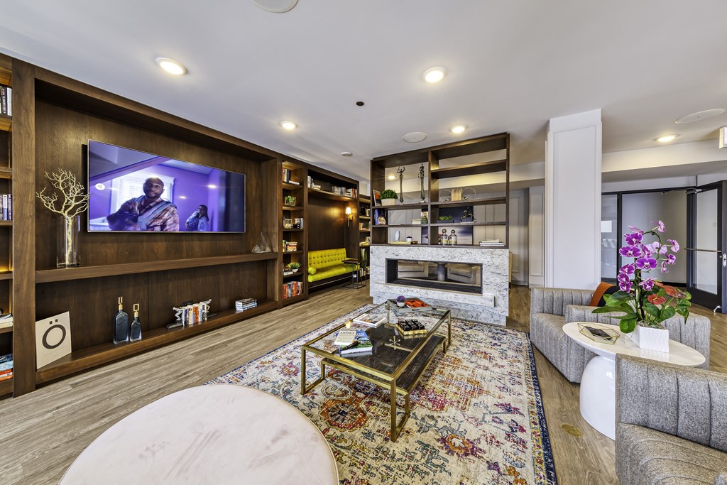 Clubroom With Smart Tv And Fireplace at Noca Blu, Chicago, IL, 60647