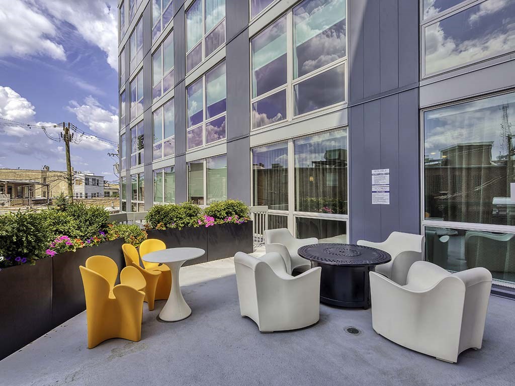 Outdoor Lounge at Noca Blu, Chicago, IL