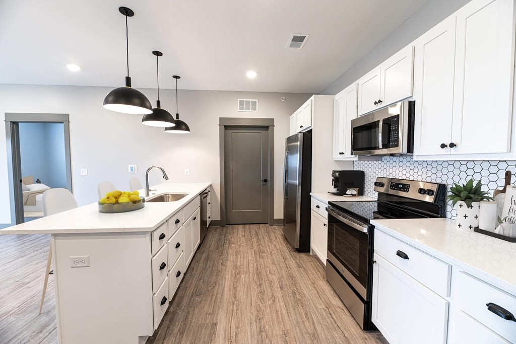 Spacious Kitchen with Ample Storage