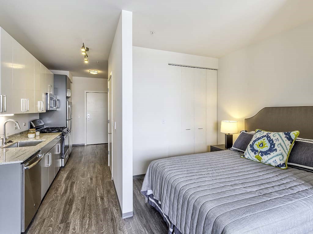 Studio Bedroom With Comfortable Bed at Noca Blu, Chicago, IL, 60647
