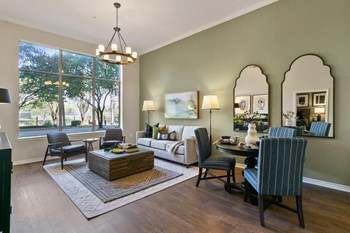 Living Room - Photo Gallery 2
