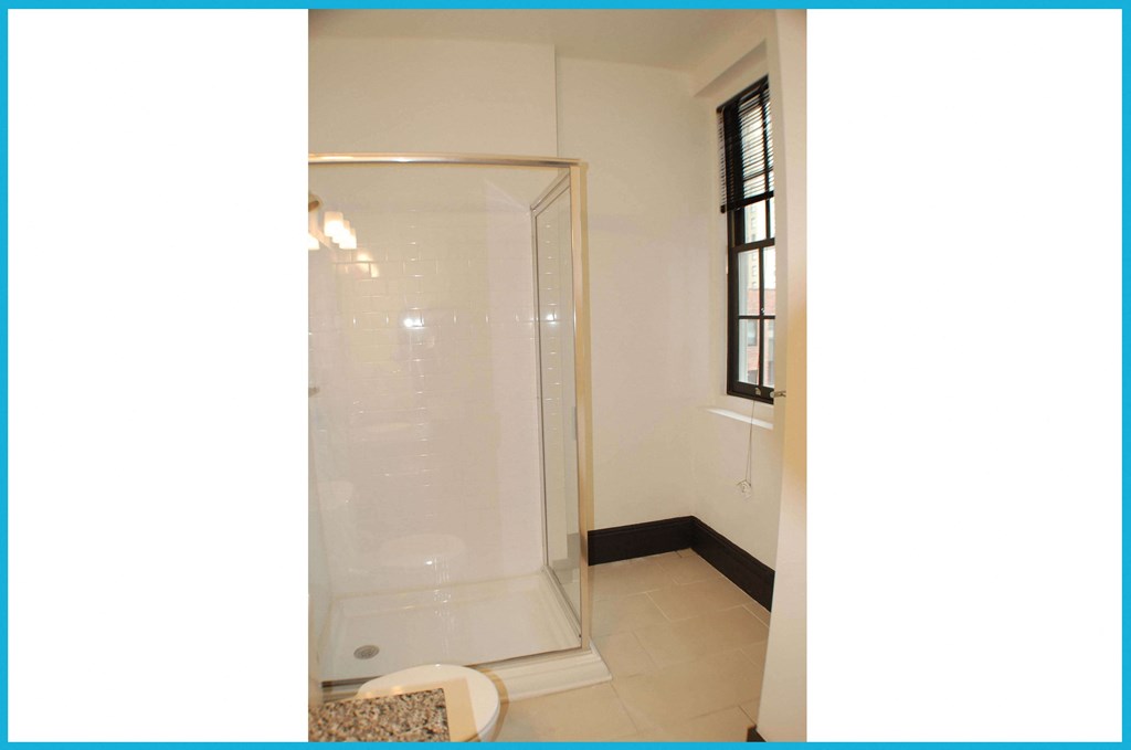 The Jewell Building Bathroom