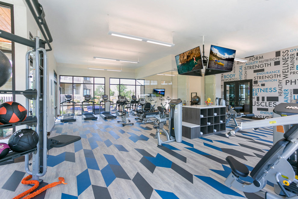 Fitness Center at Apres Apartments in Aurora, CO