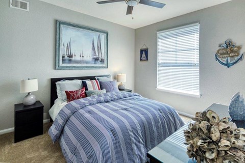 Bedroom with a Bed at Rivertree Apartments, Riverview, FL