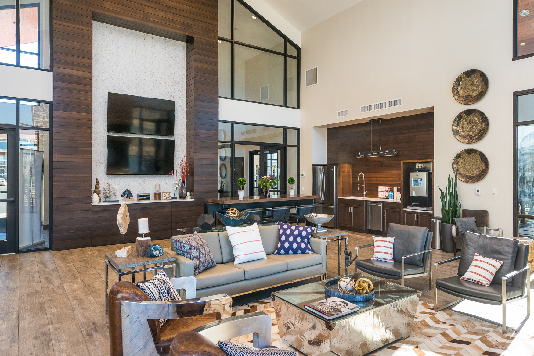 Resident Lounge at Apres Apartments in Aurora, CO