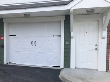 Exterior View of Attached Garage Highlands of Grand Pointe Apartments in Lafayette, LA - Photo Gallery 11