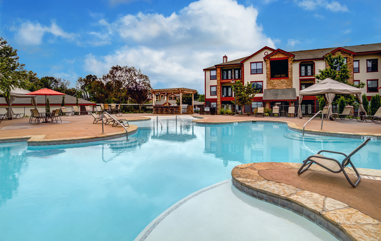 Swimming Pool at The Ranch at Pinnacle Point Apartments in Rogers, AR