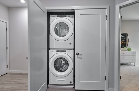 Washer Dryer at Central and Oak, East Rutherford, NJ, 07073
