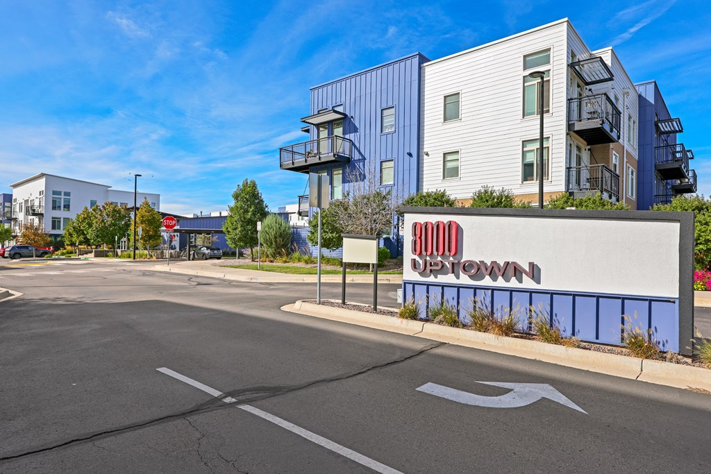 8000 Uptown