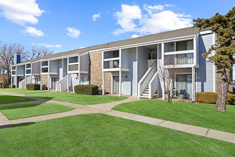 Exterior View at Diamond Creek Apartments, Norman, OK, 73072