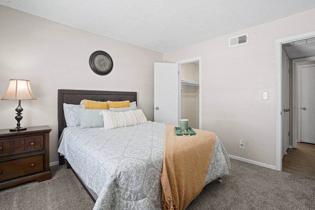 the preserve at ballantyne commons bedroom with bed