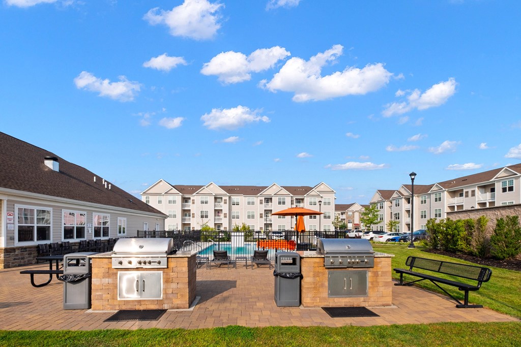 Grill Grill at The Landing Apartment , Hazlet, NJ