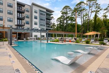Zero Depth Pool at JTB Apartments, Jacksonville