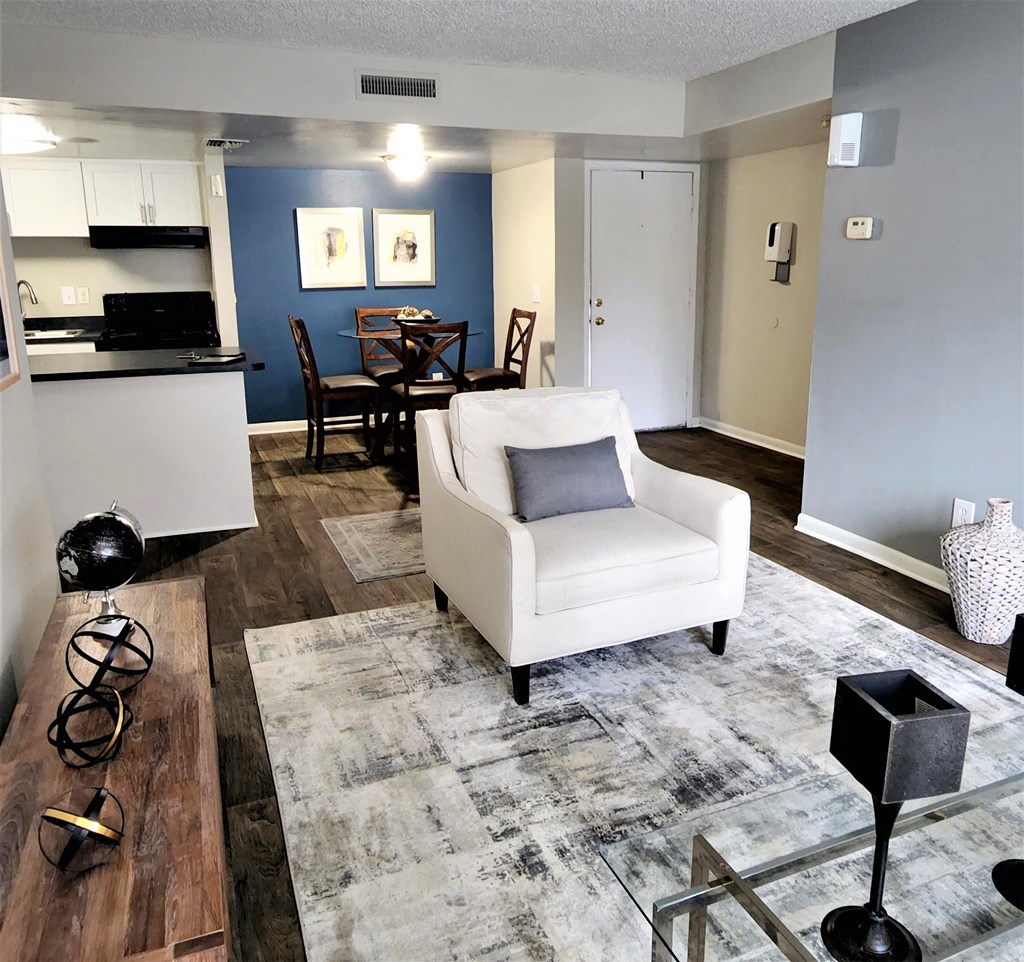 Living room at Laurel Oaks Apartments, Tampa, Florida