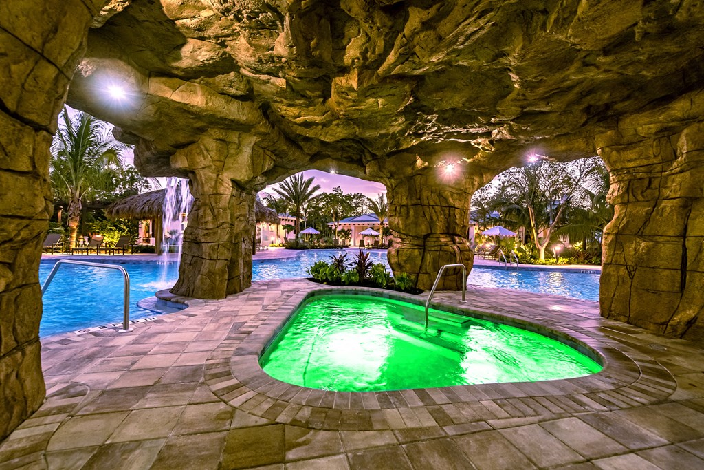 Hot Tub And Pool at The Lotus at Village Walk, Fort Myers