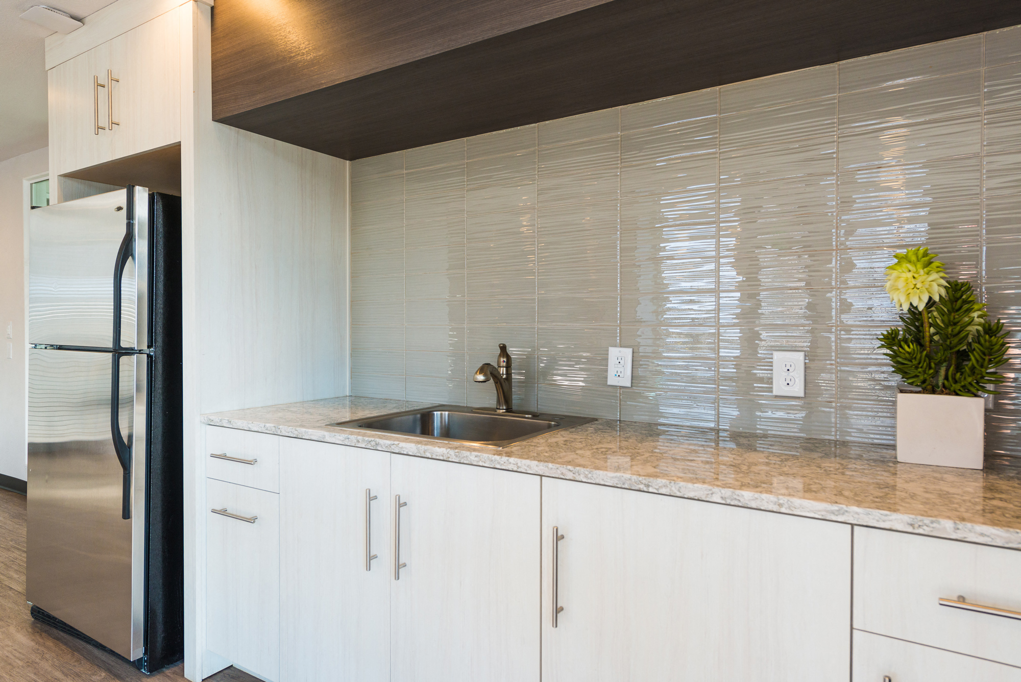 Clubhouse Kitchen at Park 88 Apartments in Thornton, CO