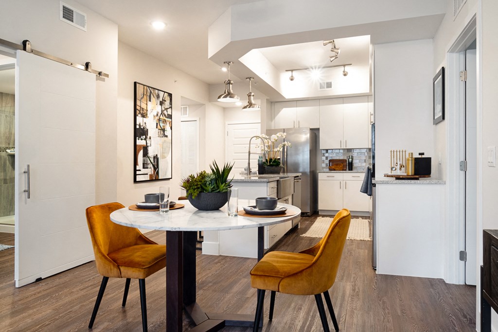 Dining at Magnolia Square, Naples, 34109