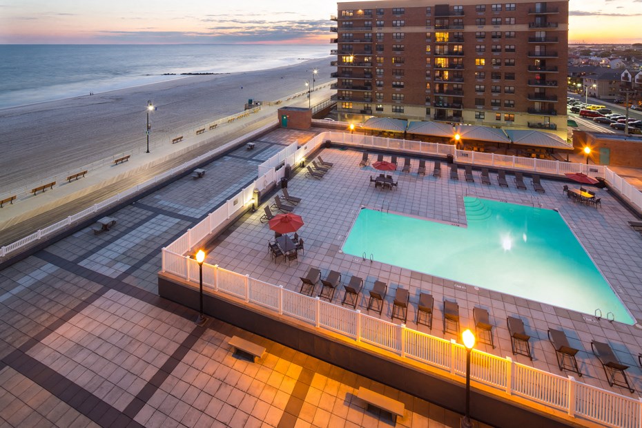Beautiful Pools at 10 West Apartments, New York