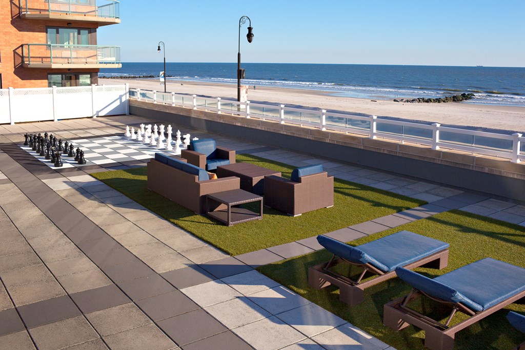 Outdoor Seating at 10 West Apartments, New York