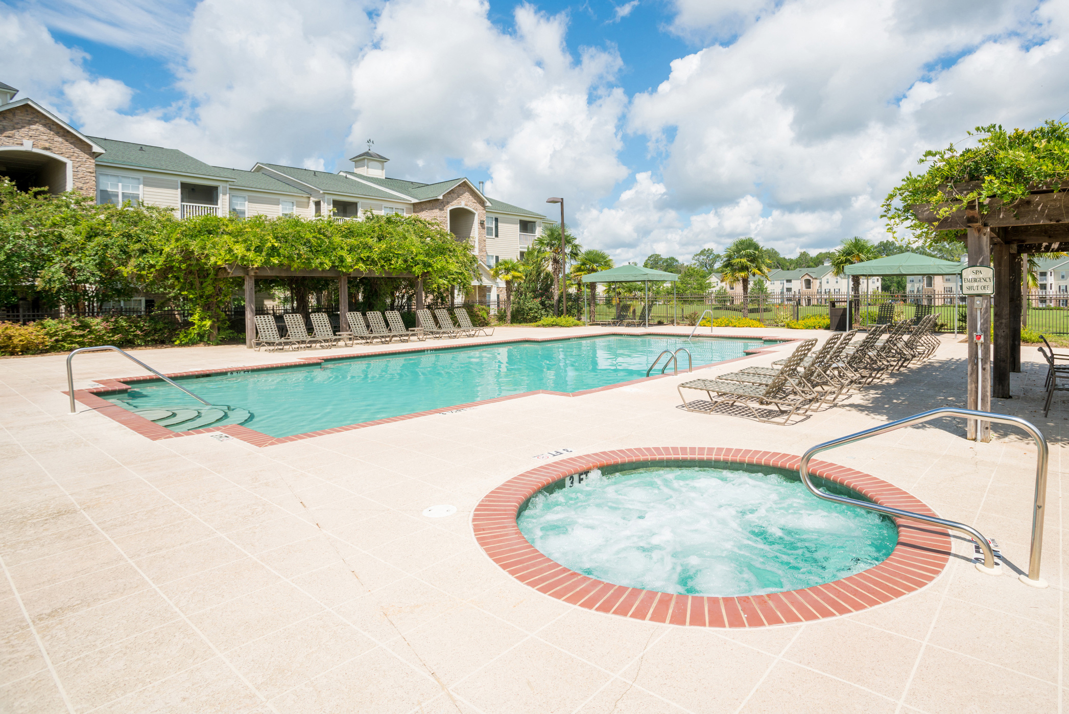Hot Tub at Verandas at Taylor Oaks Apartments in Montgomery, AL