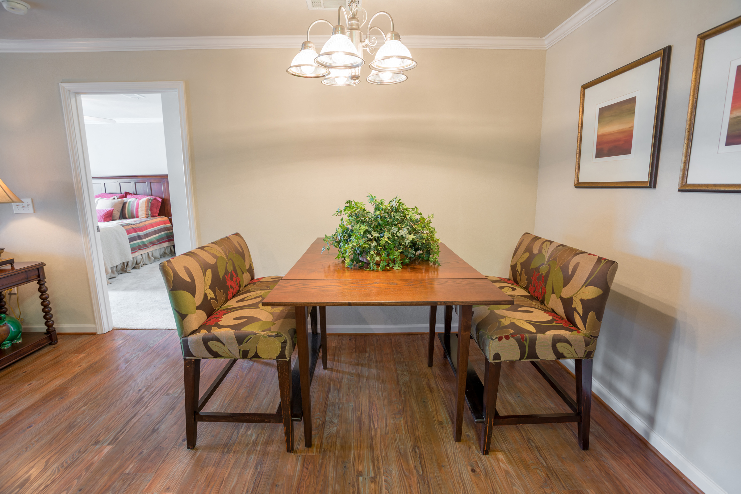 Dining Area at Verandas at Taylor Oaks Apartments in Montgomery, AL