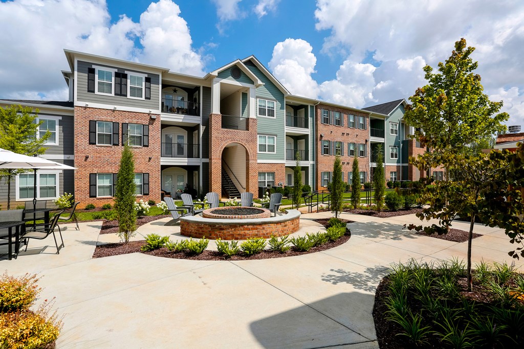 Exterior at Annandale Apartment Homes, Tennessee 37128