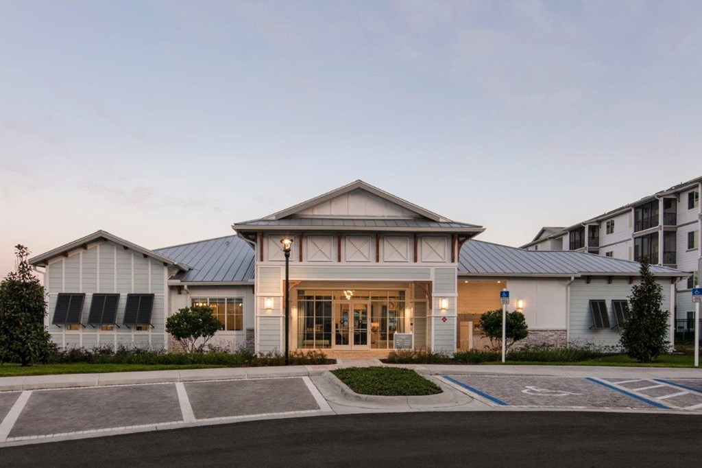 the building where the hotel is located at Enclave at 3230 Apartments, South Daytona, FL