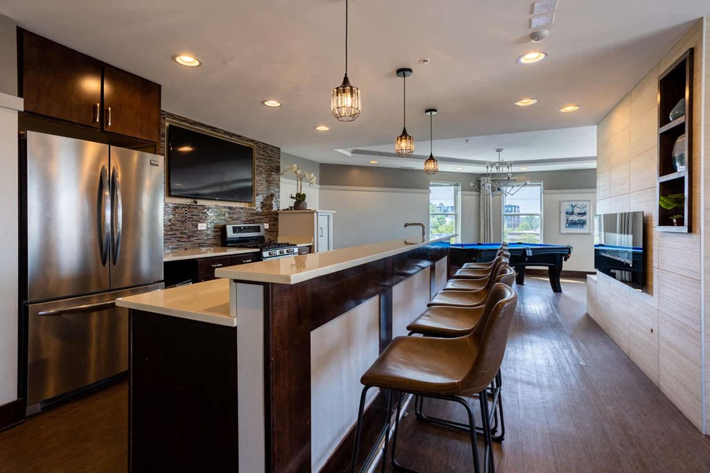 Island Kitchen at Wheaton 121, Wheaton, 60187