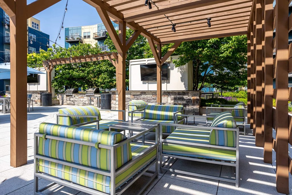 Outdoor Patio at Wheaton 121, Wheaton, IL